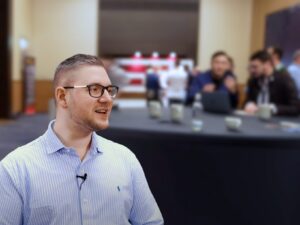 Tim R., Unternehmer aus Rheinland-Pfalz mit eigenem Franchise-System, berichtet über seine Erfahrung mit dem Steuer Coaching von Alex Fischer